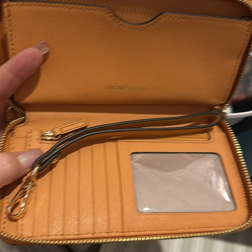 Michael Kors Mercer Large Pebbled Leather Smartphone Wallet, NWOT 🌻 - Picture 10 of 12
